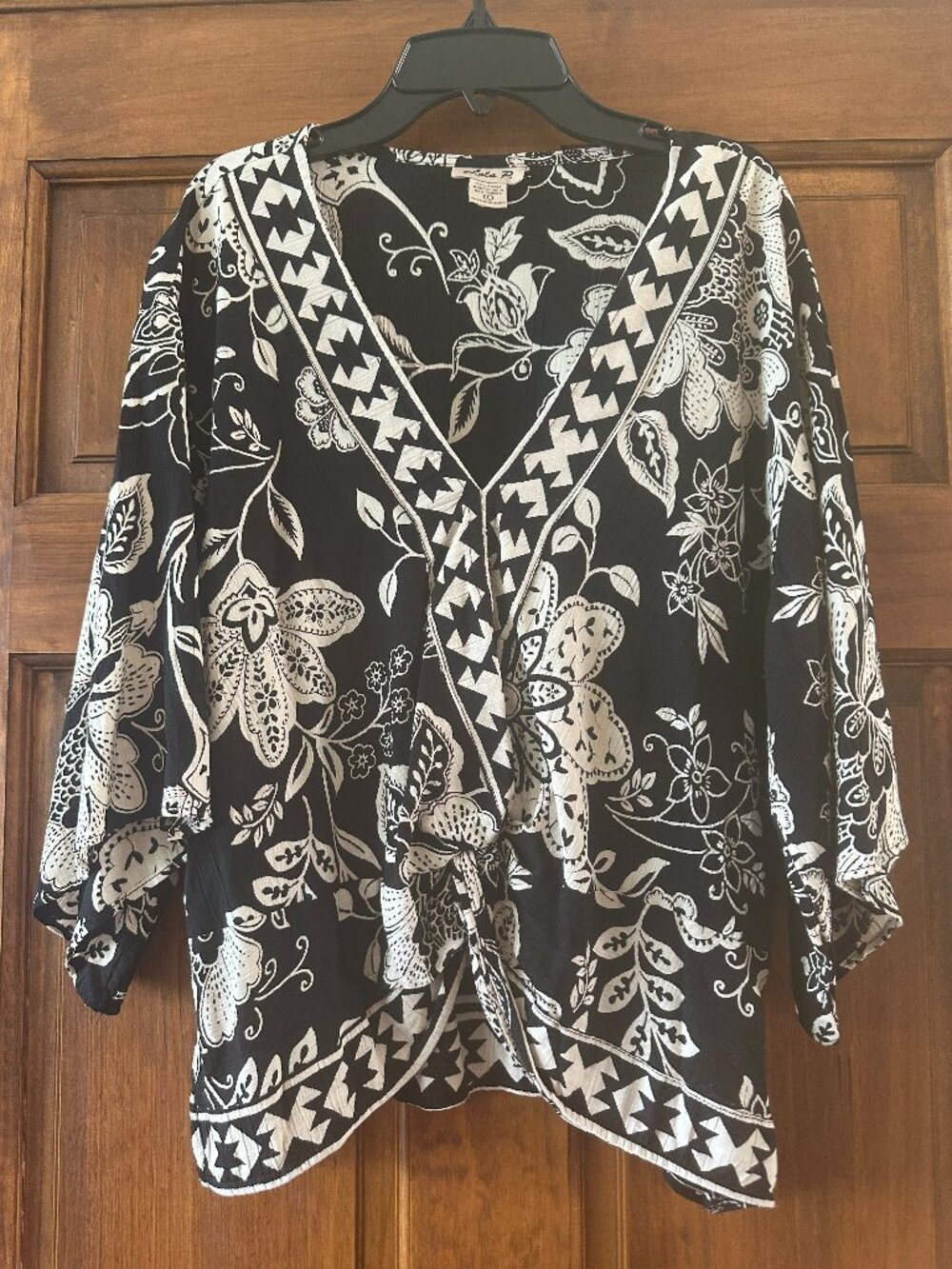 Lola P. Black & Beige Floral Blouse – Size Large